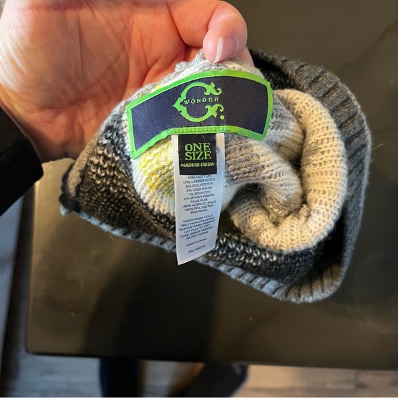 C Wonder beanie in excellent condition! - Picture 4 of 5
